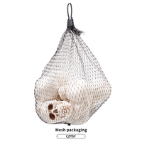 Petit sac en filet avec décorations de têtes de mort, ornement suspendu d'Halloween, accessoire effrayant pour la mise en scène de maisons hantées et de salles d'évasion