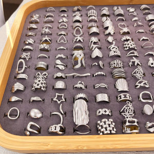 Juego de Anillos Ajustables Clásicos de Acero Inoxidable Plateado al por Mayor, con Caja de Joyería, para Mujeres y Hombres, Regalo - Product Image 4