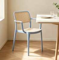 Fauteuil en plastique PP avec assise et dossier effet rotin, chaise d'appoint empilable pour extérieur, patio, café, restaurant