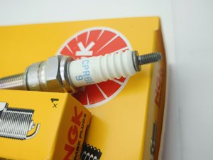 Bujías Originales NGK 6899 CPR6EA-9 para HONDA CRF 125 <span class=keywords><strong>FB</strong></span> (7KW, 10PS) 2014.01-... OEM 31916-KPH-900, 31916-KPH-901 - Product Image 3