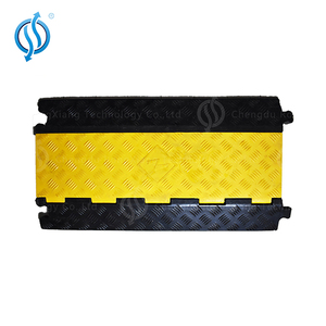 <span class=keywords><strong>Protector</strong></span> de <span class=keywords><strong>Cables</strong></span> de Goma de 2 Canales <span class=keywords><strong>para</strong></span> Uso <span class=keywords><strong>en</strong></span> Interiores y Exteriores, <span class=keywords><strong>para</strong></span> Pared o Suelo - Product Image 4