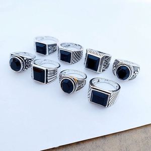 Bagues de mariage en vrac pour hommes, assortiment de pierres précieuses noires, style vintage et antique - Product Image 5