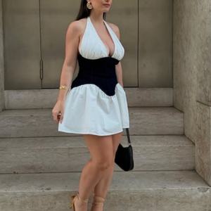 Vestido Mini Ajustado con Cuello Halter y Escote en V, Estilo Francés, Elegante, Sin Mangas, Casual, para Mujer - Product Image 2