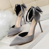 Sandales à talons hauts élégantes pour dames Nouveau design Fantaisie à la mode Talon compensé Confortable Semelle intérieure en caoutchouc Comptoir ouvert Fêtes Mariages