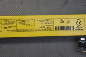Barrera de Luz de Seguridad Original Nueva C4000 C40E1001AG300 1027949 19ms para PLC, Amplia Experiencia Técnica con Sólida Base Industrial - Product Image 5