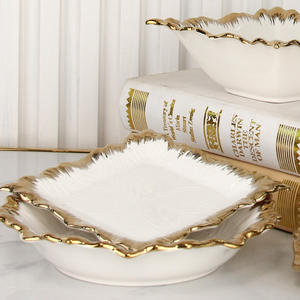 Assiette caricabatterie di lusso Dubai graziosi piatti da tavola in ceramica dorata Set stoviglie in porcellana - Product Image 5