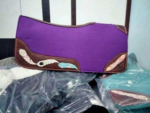 Indian Manufacturer's High Quality Red Wool <b>Felt</b> Western Horse Saddle <b>Pad</b> Smooth Floral Tooled Leather Patches Hot Selling - Product Image 3