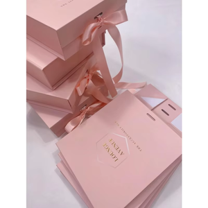 Boîte cadeau rose de luxe personnalisée à faible MOQ, en stock pour livraison rapide, avec fermeture magnétique et ruban, idéale pour les petites entreprises de cosmétiques - Product Image 3