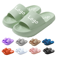 Claquettes personnalisées avec logo, en EVA ultra-douces, imprimées, pour intérieur, pour hommes et femmes, modèle 2026, claquettes de piscine de créateur à semelle épaisse