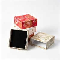Boîte à bijoux vintage recouverte de tissu avec fermeture magnétique et poignée, boîte d'expédition rigide en papier artistique pour l'emballage de bijoux