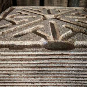 Colle MDI compressée en usine, résistante aux hautes températures et à l'humidité, copeaux de bois compressés moulés, palettes MDI - Product Image 4