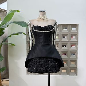 Abito da Sera di Lusso con Applicazioni Floreali e Dettagli <span class=keywords><strong>a</strong></span> Lisca di Pesce, Senza Spalline e Vaporoso per Donna - Product Image 1