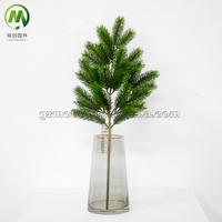 Branches de pin artificielles géantes en plastique, décorées, écologiques et résistantes aux UV, pour Noël et mariages, vente en gros