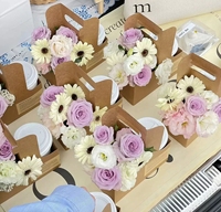 Boîte d'emballage personnalisée en papier kraft jetable pour café et fleurs avec poignée, idéale pour le lait et les cadeaux alimentaires