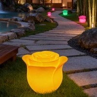 Lustre de Noël à LED rose lumineuse Lampe de table moderne unique et enfichable pour les célébrations de mariage en plein air ou les décorations de vacances