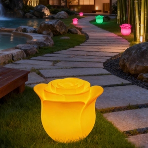 Lustre de Noël à LED rose lumineuse Lampe de table moderne unique et enfichable pour les célébrations de mariage en plein air ou les décorations de vacances - Product Image 3