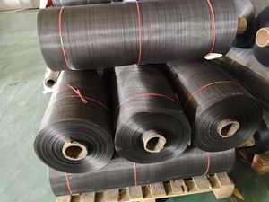 为极端气候地区住宅定制的重型、耐候不锈钢窗纱。 - Product Image 2