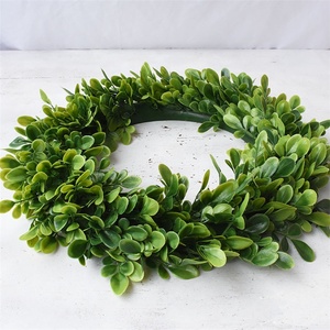 ET04195 décoration <span class=keywords><strong>de</strong></span> mariage en plastique feuille verte guirlande <span class=keywords><strong>porte</strong></span> couronne verte feuilles artificielles <span class=keywords><strong>couronnes</strong></span> <span class=keywords><strong>de</strong></span> buis - Product Image 3