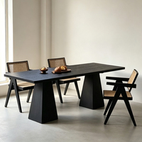 Table à manger moderne en bois massif avec pieds en métal, forme rectangulaire, 4 places