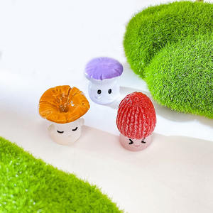 Mini figurine de champignon de dessin animé en résine plastique, mignonne, pour décoration de table DIY avec mousse - Product Image 3