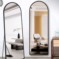 Grand miroir décoratif pour la maison avec cadre en métal arqué, miroir sur pied haute définition avec support métallique