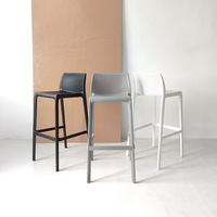 Chaise de bar nordique minimaliste moderne, tabouret haut en fer et plastique épaissi, design tendance, pour extérieur, réception, bar coloré