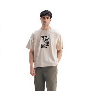 เสื้อยืดแขนสั้นสีเบจสำหรับผู้ชาย คอโอ ทรงปกติ ผ้าคอตตอนเจอร์ซีย์เนื้อนุ่ม ระบายอากาศได้ดี ดีไซน์เรียบง่าย - Product Image 1