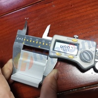 Support de fixation d'extrémité de panneau solaire en aluminium pour ajustement et fixation des bords