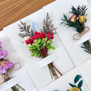 การ์ดขาวทำมือด้านเดียวประดับดอกไม้แห้ง สำหรับอวยพรคริสต์มาส ของขวัญขอบคุณ และของชำร่วยในเทศกาล - Product Image 2