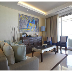 เตียงโรงแรมไม้เนื้อแข็งที่ทันสมัยพร้อมแผงโลหะแข็งแรงและทนทานสำหรับห้องนอนโรงแรมอพาร์ทเมนต์วิลล่า - Product Image 4