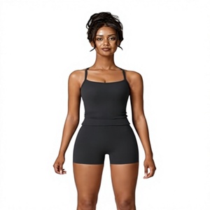 Meilleur prix Ensemble 2 pièces de sport pour femme : Débardeur de yoga sans couture et short cycliste taille haute, pour fitness, gym et entraînement - Product Image 1