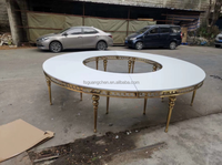 Meubles pour hôtels tables à manger table de mariage noire et blanche avec cadre en acier inoxydable doré rond en forme de S
