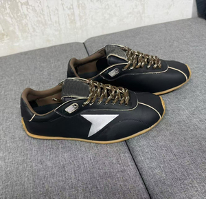 Chaussures de sport plates de <span class=keywords><strong>haute</strong></span> qualité pour hommes, en cuir véritable <span class=keywords><strong>noir</strong></span>, style rétro, avec semelles en caoutchouc antidérapantes et décorations étoiles, pour la marche décontractée. - Product Image 2