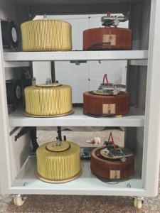 Производство 15kva 20kva 30kva 50kva 3-фазный автоматический сервостабилизатор напряжения переменного тока - Product Image 3