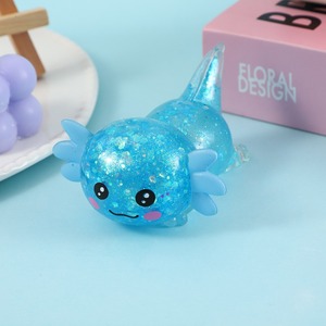 Jouet à presser en maltose, en forme d'axolotl coloré, en TPR souple, cadeau anti-stress pour enfants, stimulant d'humeur pour les journées chargées, lumineux et doux - Product Image 5