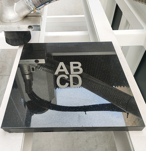 Machine de sablage automatique haute performance la plus vendue pour la gravure de pierres tombales et monuments avec force contrôlée - Product Image 6