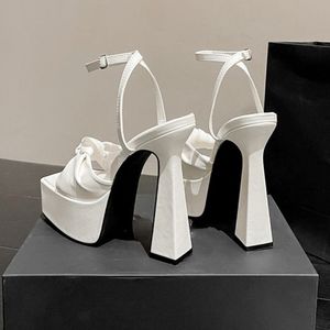 รองเท้าส้นตึกแบบแพลตฟอร์มสีดำ/ขาว ดีไซน์โบว์ทันสมัย สำหรับผู้หญิง - Product Image 4