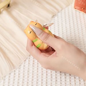 Juguetes Antiestrés de TPE, Mini Figuras de Capibara para Decoración de Escritorio de Oficina, Unisex, de 8 a 13 Años - Product Image 4