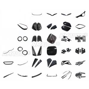 Para Toyota C-HR 2017: Embellecedores de parrilla, faros traseros, cejas de faros, alerón de techo trasero, tiras decorativas para manijas de puerta, estilo carbono. - Product Image 2