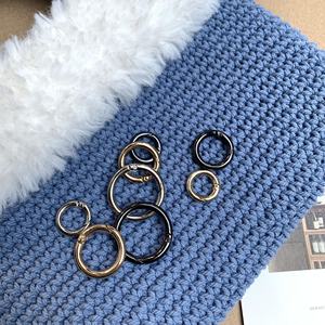 Mousqueton rond à ressort doré de 20 mm (1 pouce) avec anneau en O et fermoir à déclenchement pour sac, pendentif, porte-clés - Product Image 4