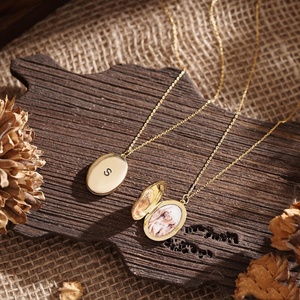 Collar con Colgante Personalizado con Nombre y Foto, Chapado en Oro, Regalo de San Valentín o Cumpleaños para tu Pareja - Product Image 4