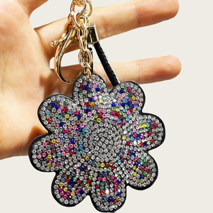 Porte-clés Fleur Scintillante en Cristal, Pendentif Floral Multicolore en Strass pour Sac, Accessoire de Mode Bling pour Clé de Voiture - Product Image 6