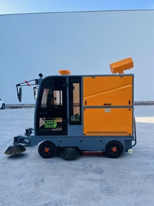รถกวาดถนนไฟฟ้าแบบนั่งขับพร้อมแปรงคู่ ห้องโดยสารปิด ความจุ 200 ลิตร ใช้พลังงานแบตเตอรี่ สำหรับงานทำความสะอาดอุตสาหกรรม - Product Image 5