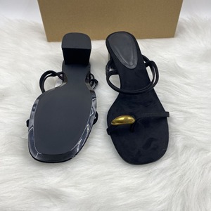 รองเท้าส้นเตี้ยแบบเปิดนิ้วเท้าสไตล์เรโทรสำหรับผู้หญิง สายรัดบาง สไตล์โรมัน เหมาะสำหรับใส่กลางแจ้ง - Product Image 2