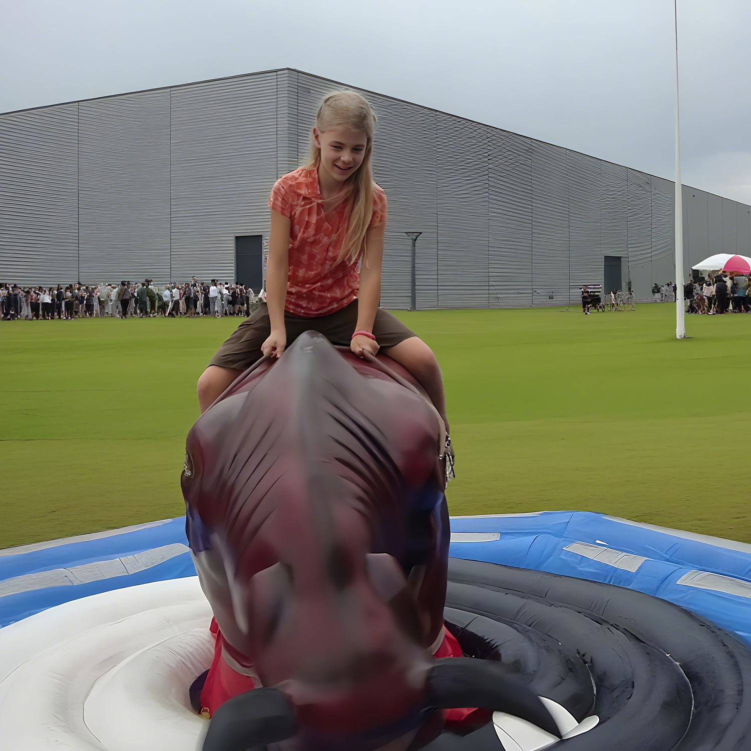 Outdoor-Plaza-Thrill-Ride-with