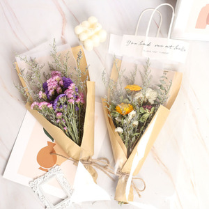 Bouquet de fleurs séchées : Myosotis, roses, marguerites, tournesols – Cadeaux pour petites amies, mariages, Saint-Valentin – Bouquet de fleurs - Product Image 1