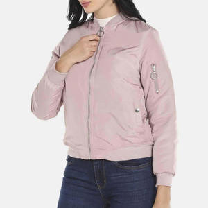 Blouson Bomber pour Femme Offrant une Chaleur Tout au Long de la Journée, Intérieur Douillet et Coupe Ajustée, Parfait pour les Jours Froids et un Style Urbain Élégant - Product Image 5