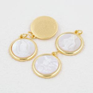 Nuovo Ciondolo Charm <span class=keywords><strong>Angelo</strong></span> Vergine Maria Gesù Placcato Oro Ottone Rotondo con Conchiglia Bianca Accessori Collana Fai da Te <span class=keywords><strong>Gioielli</strong></span> Madonna - Product Image 3