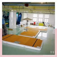 Aire de jeux flottante et ponton flottant pour bateau pneumatique 6 personnes