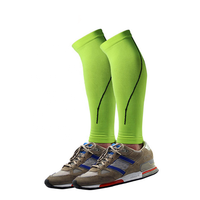 Vente en gros Manchon de jambe de football à compression pour mollet avec protège-tibias Chaussettes de football sans pied 10-15 Mmhg 100% nylon antidérapant
